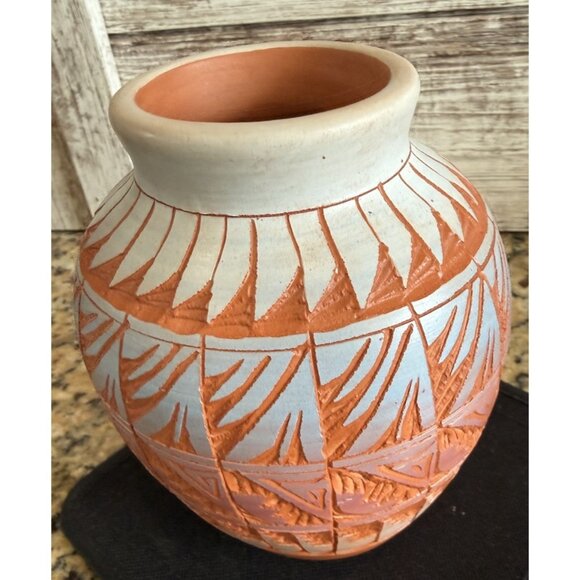 Navajo Art Pottery Vase Terracotta Etched Vintage 6” - Picture 3 of 9